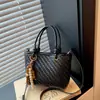 Bolso tipo cubo de tejido de alta gama para mujer, bolso de mano, Nuevo Estilo Otoño 2026, moderno, versátil, para el día a día, bolso cruzado