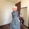 Vestido de Manga Longa Off-Shoulder com Laço para Chá da Tarde Estilo Francês, Novo Modelo para Início do Outono, Vestido Longo Base com Toque de Luxo
