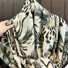 Bufanda de seda para mujer, primavera y otoño, nueva llegada, brocado de satén, bufanda larga grande, bufanda estampada de moda coreana, chal de aire acondicionado, toalla de playa exterior