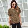 Moda solta Street hipster feminina bainha dividida casual camiseta gola redonda manga curta de um botão estampado top