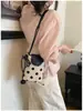 Bolsa única com patchwork de bolinhas para mulheres, novo modelo 2026, bolsa de ombro e transversal versátil super popular para o dia a dia