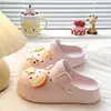 Tamancos de EVA estilo Birkenstock de verão, com sola grossa, confortáveis e duráveis, chinelos casuais fechados para mulheres, adequados para uso ao ar livre, com designs DIY de maçã e estrela