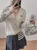 Nuevo y elegante cárdigan de punto bordado para mujer en primavera y otoño, suéter versátil de manga larga con cuello en V, top moderno con vibra de Instagram