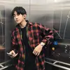 Estilo Japonés de Primavera y Otoño Estilo Harajuku Estilo Literario Simple Camisa de Cuadros Pequeños Roja y Negra Estilo Pareja para Chicos Camisa de Estudiante Hombros Descubiertos