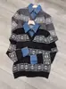 Suéter Pulôver Jeans Patchwork Estilo Europeu com Gola Lapela 2026 Novo Design de Primavera Top de Malha Jacquard para Mulheres
