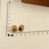 Pendientes de ojo de tigre estilo Maillard retro, elegantes pendientes de ámbar teñido estilo Hong Kong, pendientes de alta gama de moda media.