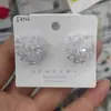 Pendientes de flor tejida azul Klein explosión de verano diseño fresco dulce personalidad exquisita joyería para orejas de moda