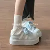 2026 Nuevos Zapatos de Skate de Caña Baja Primavera Verano Zapatos Blancos Zapatos de Pan para Estudiantes Estilo Campus Estilo Coreano Zapatos con Suela Gruesa que Aumentan la Altura Mujer