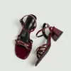 Venta Directa de Fábrica Verano 2026 Nuevo Estilo Sandalias con Tira de Tacón Grueso de Punta Cuadrada para Mujer, Talla Pequeña, Versátiles, Planas de Punta Abierta