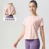 Conjunto de yoga de alta qualidade para mulheres, com tops de manga curta respiráveis e de secagem rápida e leggings profissionais para corrida/pilates, perfeitos para o verão