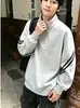 Sudadera de rayas blancas y grises con media cremallera para hombre, una camiseta de manga larga de alta gama y peso pesado para otoño, perfecta como capa interior estilo americano