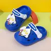 Tamancos de Verão Novo Estilo para Meninos, Sandálias Fechadas Antiderrapantes Infantis, Sapatos Respiráveis Macios com Solado Macio para Bebê, Uso Duplo em Casa e ao Ar Livre