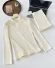 Top base de encaje patchwork de cuello alto medio para otoño e invierno para mujer, con tejido elástico acanalado, suave y amigable con la piel, efecto adelgazante y mangas largas para abrigarse.