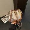 Bolso tipo cubo transfronterizo Otoño 2026 para Mujer, Bolso de Mano de Moda, Bolso de Hombro Sencillo para el Trabajo, Bolso Cruzado Versátil