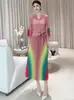 Vestido Longo Feminino Plissado Europeu e Americano Africano Transfronteiriço Plus Size com Cor Degradê, Design Moderno Plissado ao Sol, Mangas Sino Elegantes