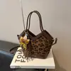 Bolso Bandolera de Moda Retro con Estampado de Leopardo para Mujer, Nuevo Estilo Transfronterizo, Versátil para el Trabajo Diario, Gran Capacidad, Bolso de Hombro Casual