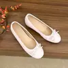 Primeiro Encontro Ji Xiaoxiangfeng Laço Salto Escondido Rasteirinha Slip-On Sapatilhas para Mulheres 2026 Novos Sapatos de Trabalho