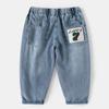 Roupas Infantis para Meninos 2025 Verão Novos Jeans Infantis para Crianças Maiores com Letras e Números, Calças Anti-Mosquito