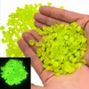 Pedra luminosa pequena de 5-8mm seixo artificial cabeça de jardim aquário paisagismo pedra fluorescente pedra luminosa colorida transfronteiriça