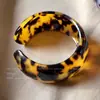 Pulseira de Acetato Estampa de Leopardo Vintage para Mulheres 2024 Novo Simples Fashionável Único Design de Nicho Ins Joias de Alta Qualidade