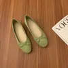 Primeiro Encontro com os Sapatilhas de Laço de Veludo da Estação com uma Vibração Suave e Elegante, Sapatos Slip-On Estilo Ballet Femininos, Sapatos de Vovó, Confortáveis