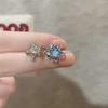Pendientes pequeños y exquisitos de estilo Mori con forma de luna y estrella azul fresca, combinables con todo, 2024, nuevos pendientes asimétricos de piedra blanca perla.
