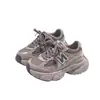 Tênis Dad para Meninas Outono/Inverno 2026 Confortável Solado Grosso Cinza Retrô Casual Versátil Tendência Solado Macio Sapatos Esportivos