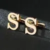 Fábrica de Gemelos Calados de Hierro Venta al por Mayor Gemelos Dorados con Letra para Hombre Accesorios de Ropa para Camisa Traje Botones Gemelo