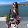 Xale de Proteção Solar para Praia de Verão, Lenço de Seda de Uso Duplo, Elegante e de Alta Qualidade, Roupa Versátil e Fina para Viagem com Proteção Solar