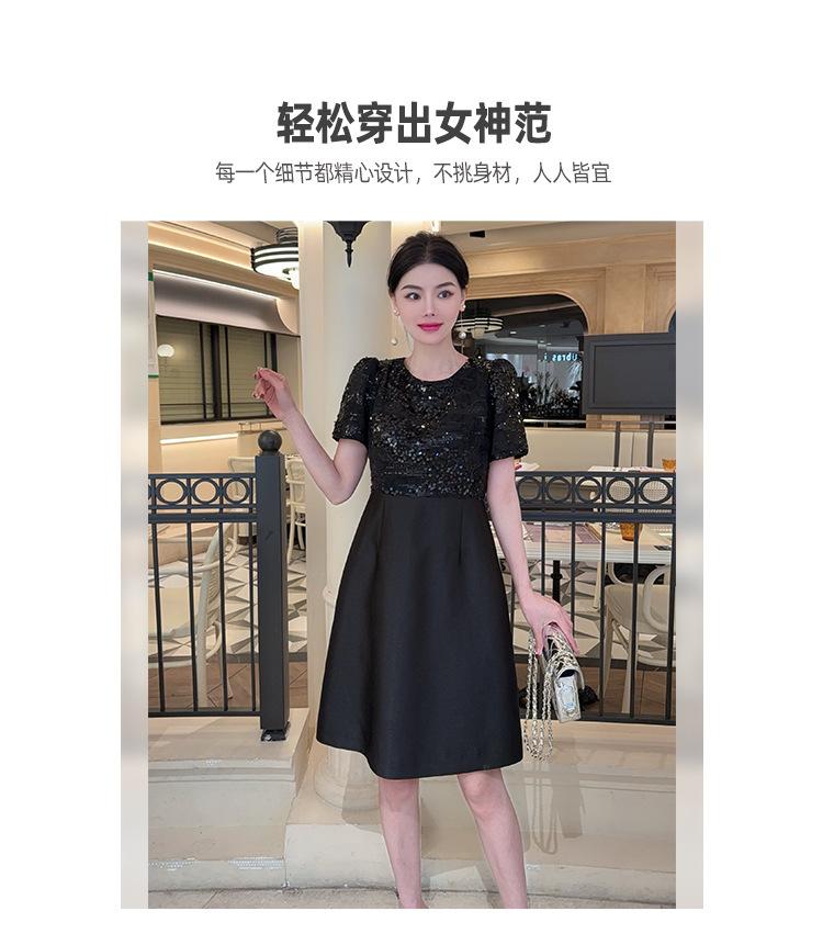 跨境淘货源分销2024春夏秋季裙子新款，街头潮流减龄小个子爆款欧货网红款，运动休闲运动气质休闲时尚流行新款春夏秋装，春夏秋装女装时尚套装女装春夏秋季套装女套装女女士运动服裙子单件连衣裙淑女风格女装时尚裙子盐系休闲女装2024百搭设计感小众洋气阿里国际站跨境采购Cross-border, online source, distribution 2024 spring and summer autumn, skirts, new styles, street trends, age reduction, small, explosive, European goods, network red, sports, leisure sports, temperament leisure, fashion popular, new spring and summer autumn clothing, spring and summer autumn women's clothing, fashion, suit women's clothing, suit women, women's sportswear, skirt single, dress, lady style, Women's fashion skirt, salt department, casual women's dress, 2024, everything, design sense, niche, foreign style, Ali International Station, cross-border procurement