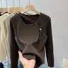 Ropa para mujer talla grande 2026 nuevo estilo, diseño irregular, suéter base de punto adelgazante, top suéter para mujer para otoño e invierno