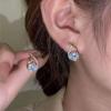 Pendientes de red rojos de estilo Xiaoxiang con diseño de nicho de Corea del Sur, ligeros, elegantes, de lujo, con circón cruzado que combina con todo, nuevos pendientes