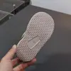 Zapatos de Bebé Huecos de Nuevo Estilo con Suela Ligera y Malla Transpirable, Zapatos Versátiles para Niños Talla 17-21, Modelo 5740