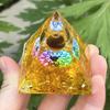 Esfera de Cristal Natural Transfronteriza Pirámide Grava de Cristal Resina Epoxi Adorno de Pirámide de Escritorio para el Hogar Hecho a Mano