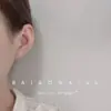 Aretes de estrella sentido de diseño simple 2024 nueva moda aretes de estrella de cinco puntas huecos joyería femenina de lujo ligero