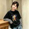 Camiseta para niña, algodón puro, diseño patchwork con rayas, manga larga, colección primavera/otoño, nuevo estilo 2026, diseño de dibujos animados, adecuada para niñas pequeñas, top básico para niños