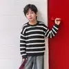 Suéter Aimobebe infantil, versátil para outono e inverno, suéter de gola redonda listrado macio e confortável, malha color-block da moda para meninos e meninas
