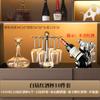 Um Conjunto Completo de Taças de Vinho Douradas com Diamantes com um Toque de Luxo, um Conjunto de Taças de Cristal de Luxo e uma Decoração Luxuosa para o Armário de Vinhos da Sala de Estar