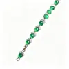 Pulsera versátil de calcedonia esmeralda incrustada, una pieza lujosa y discreta con un acabado blanco similar al hielo, que irradia una estética de alta gama y refinada, perfecta como regalo