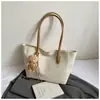 Bolsa Tote de Couro com Cera de Óleo Retrô Nova 2025 Bolsa de Ombro Trançada de Grande Capacidade Bolsa de Braço Fashion Casual para Mulheres