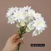 Flores Artificiales 3 Margaritas Margarita Africana Ramo Decoración de Boda al Aire Libre Arte Floral para el Hogar Flores Falsas de Seda Venta al por Mayor