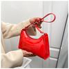 Estilo francés textura simple estilo occidental ins bolsa de axila para mujer bolsa tipo baguette 2023 nueva moda brillante portátil bolsa de hombro