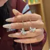 Collar Dulce de Mariposa Coreano para Mujer Lujo Accesible Gama Alta Zirconia Súper Brillante Colgante Exquisito Cadena de Clavícula Corazón Femenino Tendencia