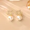 Brincos populares de zircônia floco de neve ultra brilhante com pérolas, de alta qualidade, modernos, requintados, versáteis, brincos elegantes para o trabalho