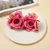 Rosa Vermelha Flor Artificial Cabeças de Flor Mini Cerimônia de Casamento Decoração de Casamento Decoração de Carro de Casamento Flor de Seda Artificial Lapela Fabricante Atacado