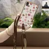 Adecuado para Funda de Teléfono Móvil Moto Carcasa Blanda Correa de Mano Bolso de Moda Versión Q Textura de Pulsera Silicona Digital Creativo Dos Tonos