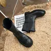 Botas Martin femininas de couro estilo europeu, coleção verão 2026, botins de couro genuíno com acabamento desgastado e vintage, altura até o meio da panturrilha e saltos grossos, botas jeans