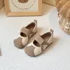 Zapatos de Moda Infantiles de una Sola Pieza Estilo Verano 2025 Zapatos para Caminar de Bebé Tenis para Niñas Zapatillas Alemanas para Niños Zapatos de Cuero para Niños