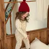 Venta al por mayor de pescado pequeño y caramelos de níspero, en stock, ropa de estar de algodón Lycra grado A, conjunto de ropa de otoño para niños (top y pantalones)