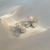 Aretes de Perla con Flor Azul para Mujer, Súper de Ensueño, Dulces y Frescos, Nuevo Estilo de Lujo Ligero, Aretes de Pin, Accesorios para Orejas de Nicho Estilo Ins